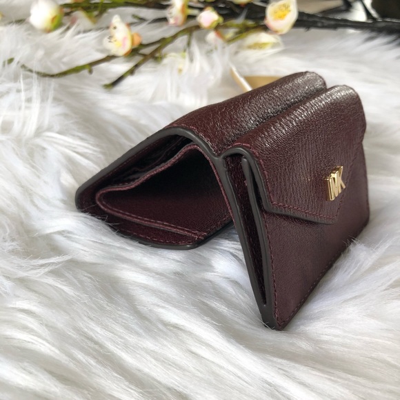 ❌SOLD❌ Michael Kors Small Flap Wallet ✨ - Picture 6 of 8